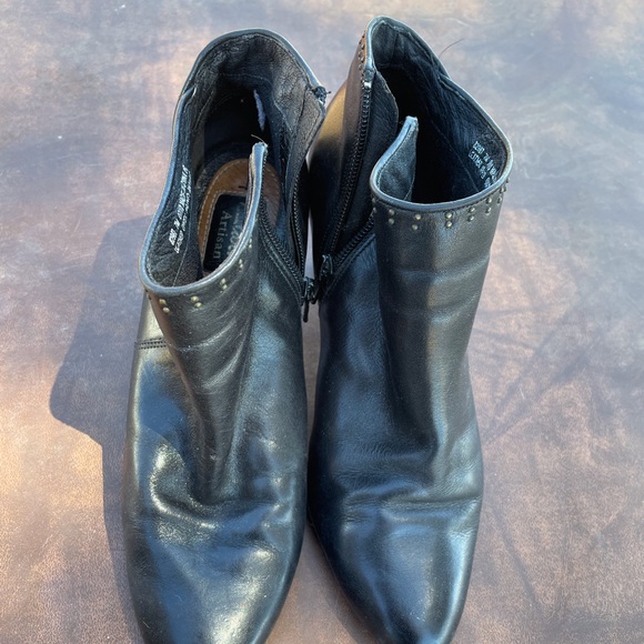 Clarks Artisan Black Leather Booties (Size 7) - Picture 2 of 4